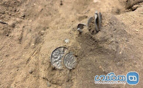 کشف مجموعه ای از سکه ها و زیورآلات نقره در نزدیکی یک قلعه وایکینگی در دانمارک